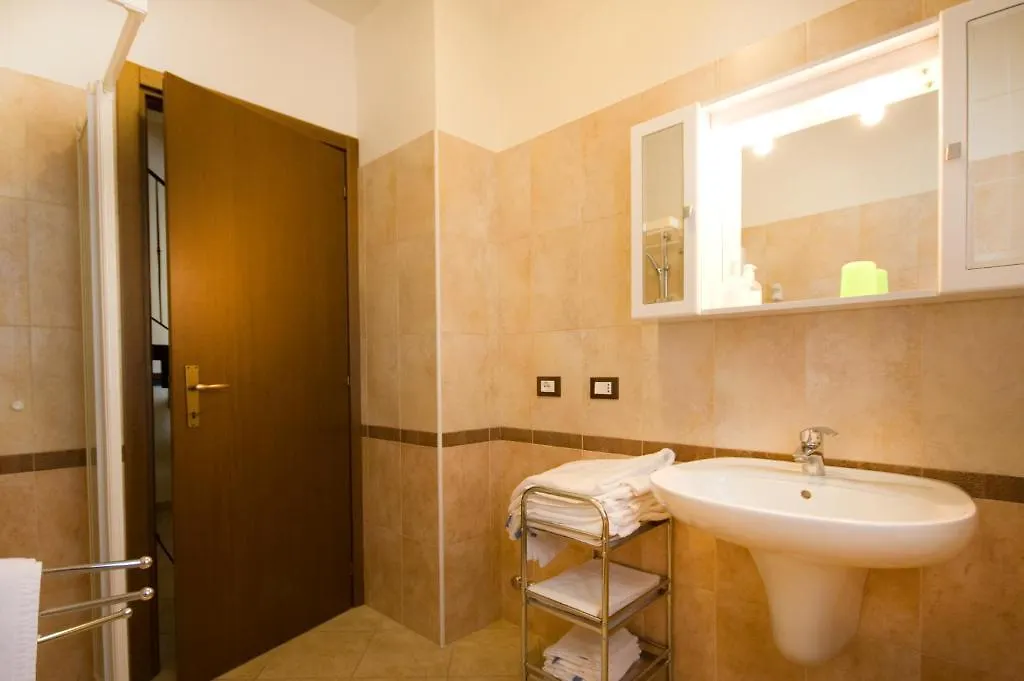 Agriturismo Cascina Roveri Monzambano 0*,  Italia